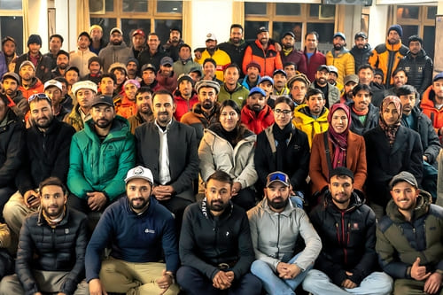 Everest Today news coverage